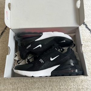 Nike Men’s Airmax 270 Black/White Size 10